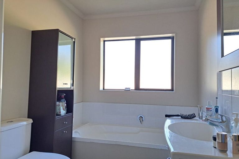 Photo of property in 92 Raukawa Street, Stokes Valley, Lower Hutt, 5019