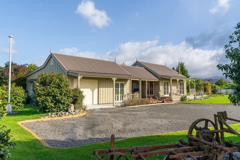 Photo of property in 53 Andersons Line, Clareville, Carterton, 5713