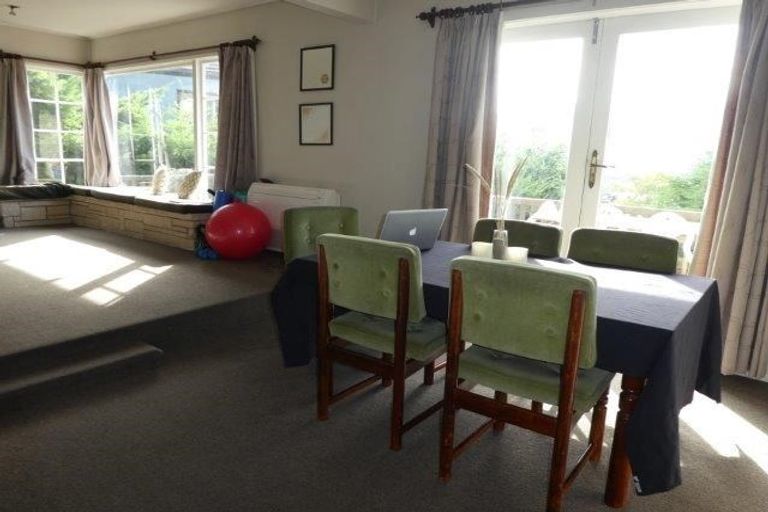 Photo of property in 11 Wynyard Crescent, Fernhill, Queenstown, 9300