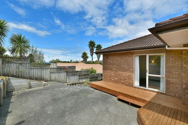 Photo of property in 11 Ambassador Glade, Orewa, 0931