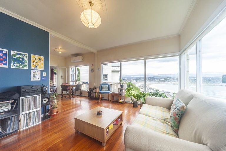 Photo of property in 10 Sunglow Avenue, Melrose, Wellington, 6023