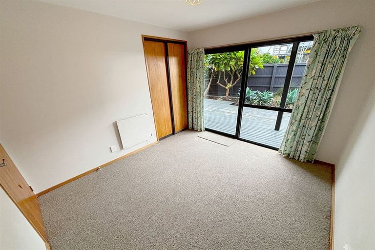 Photo of property in 2/61 Beachville Road, Redcliffs, Christchurch, 8081