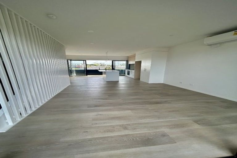 Photo of property in 15 Tiraumea Drive, Pakuranga, Auckland, 2010