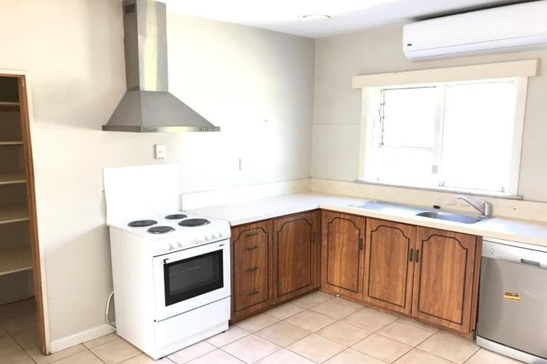 Photo of property in 25 Middleton Road, Upper Riccarton, Christchurch, 8041