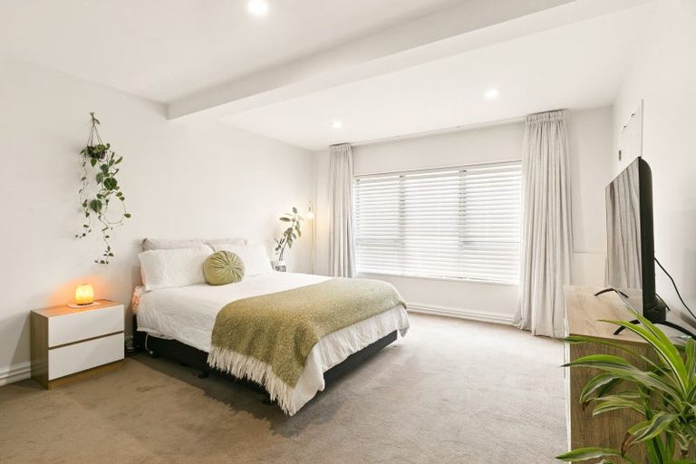 Photo of property in 16j Hobson Street, Thorndon, Wellington, 6011