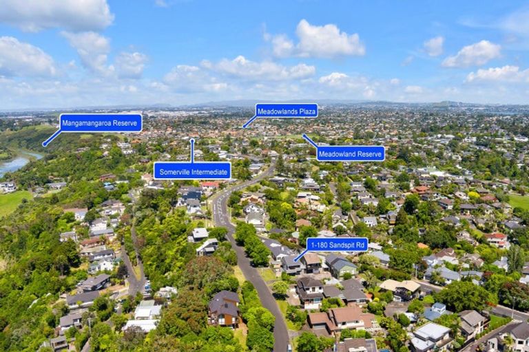 Photo of property in 1/180 Sandspit Road, Shelly Park, Auckland, 2014