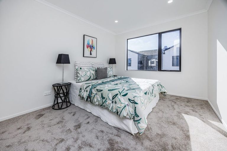 Photo of property in 38b Seymour Road, Sunnyvale, Auckland, 0612