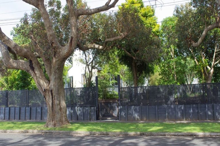 Photo of property in 84 Govett Avenue, Frankleigh Park, New Plymouth, 4310