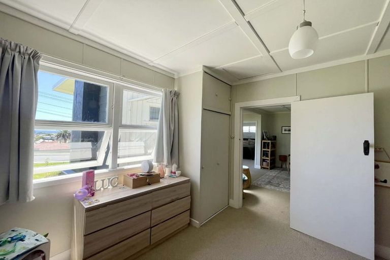 Photo of property in 9 Lismore Street, Strandon, New Plymouth, 4312