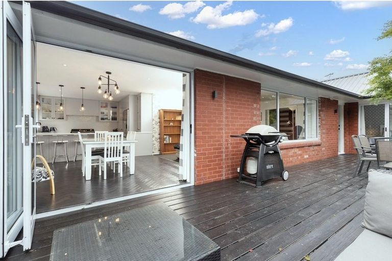 Photo of property in 3 Willowbrook Place, Fendalton, Christchurch, 8052