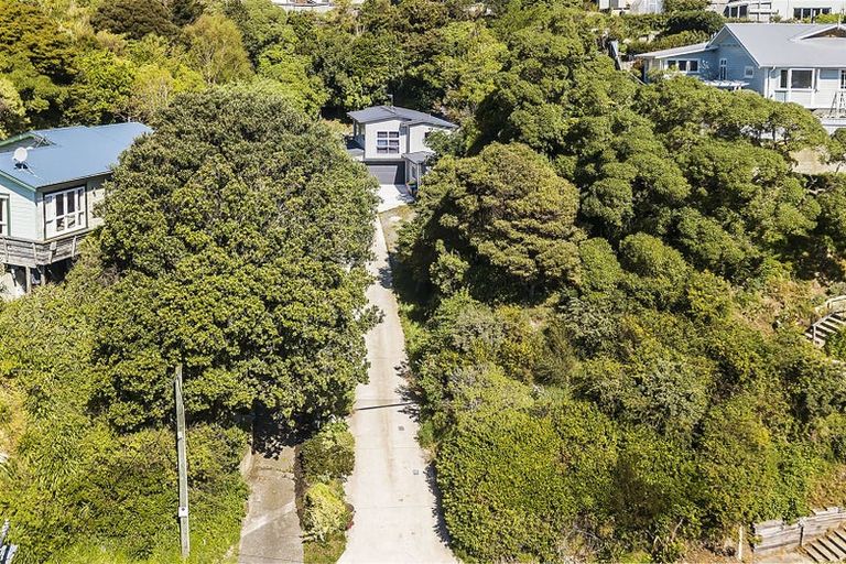 Photo of property in 18 Paremata Crescent, Paremata, Porirua, 5024