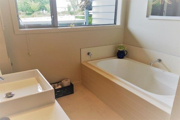 Photo of property in 12 Old Station Avenue, Wanaka, 9305