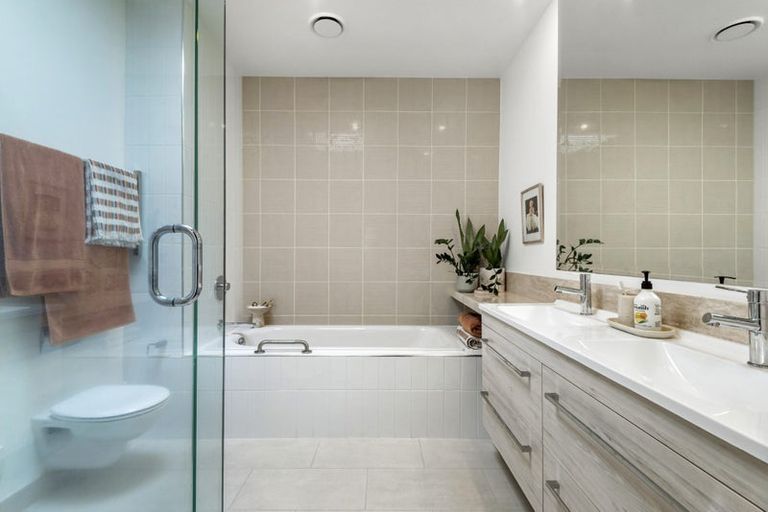 Photo of property in 7/258 Hurstmere Road, Takapuna, Auckland, 0622