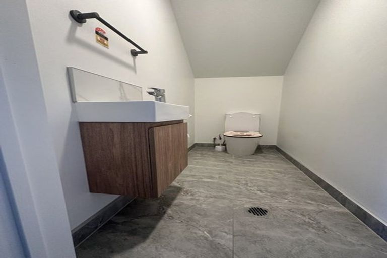 Photo of property in 8d Blyton Lane, Pakuranga Heights, Auckland, 2010