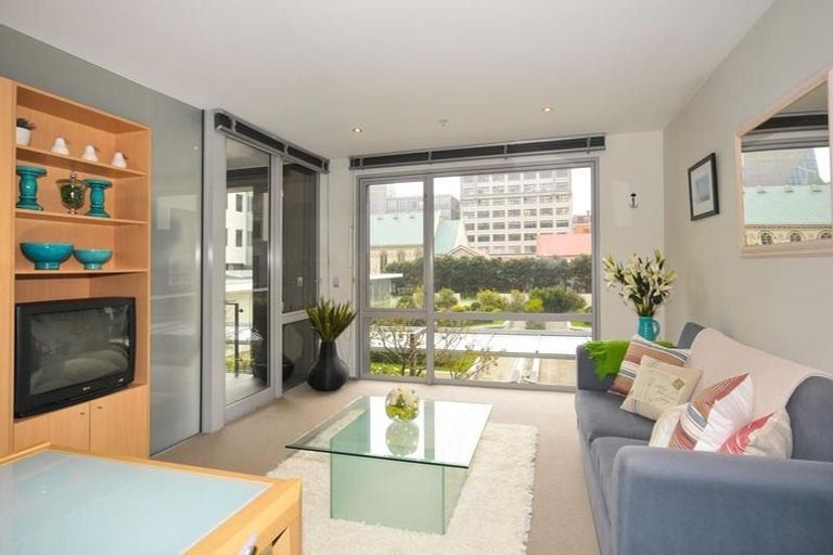 Photo of property in Sanctum Apartment, 10 Ebor Street, Te Aro, Wellington, 6011