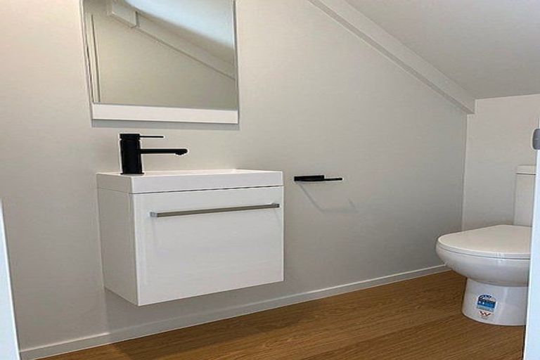 Photo of property in 9/20 James Laurie Street, Henderson, Auckland, 0612