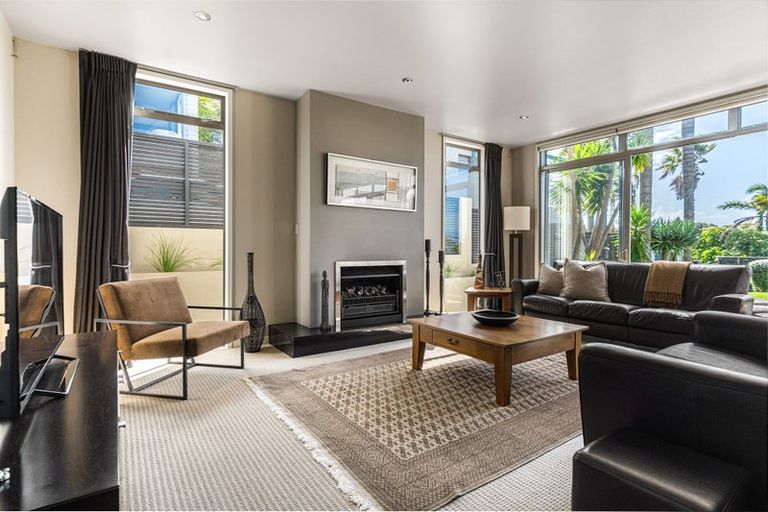 Photo of property in 18a Eastcliffe Road, Castor Bay, Auckland, 0620