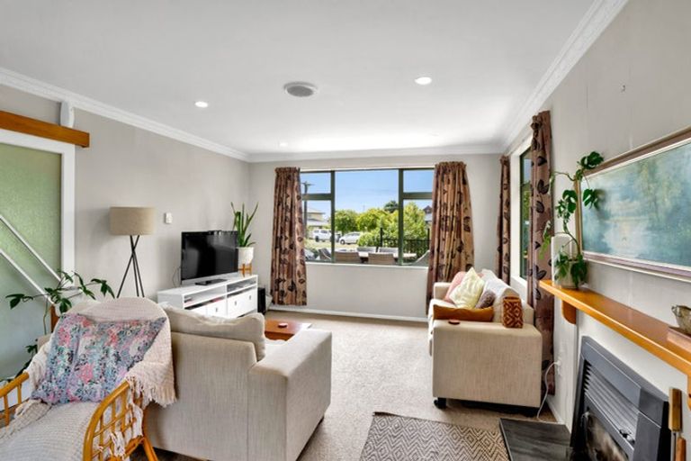 Photo of property in 8a Mahoe Street, Inglewood, 4330