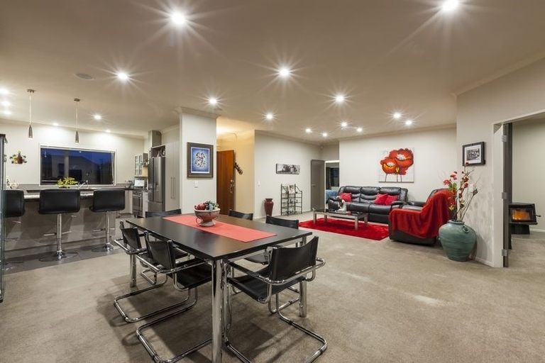 Photo of property in 22 Georgia Grove, Paraparaumu, 5032