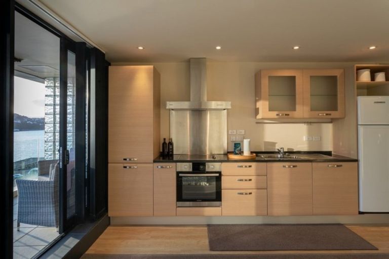 Photo of property in Shelley Bay Terraces, 5/61 Maupuia Road, Maupuia, Wellington, 6022