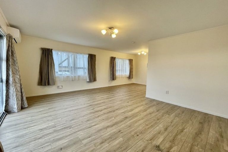 Photo of property in 36 Goodwood Drive, Goodwood Heights, Auckland, 2105