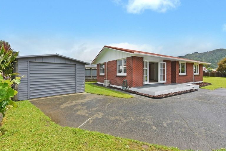 Photo of property in 59 Kashmir Avenue, Clouston Park, Upper Hutt, 5018