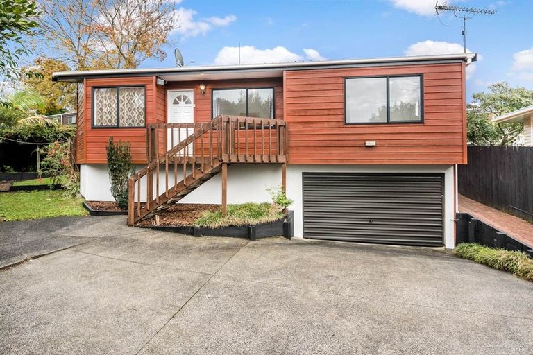 Photo of property in 2/99 Weldene Avenue, Glenfield, Auckland, 0629