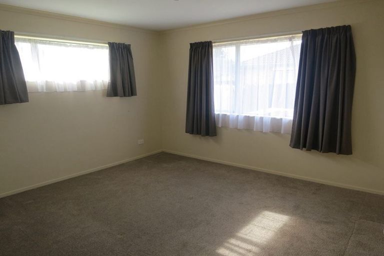 Photo of property in 70b Manuroa Road, Takanini, 2112