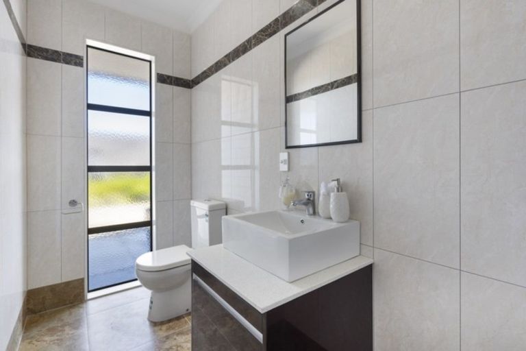 Photo of property in 76 Island View Drive, Gulf Harbour, Whangaparaoa, 0930