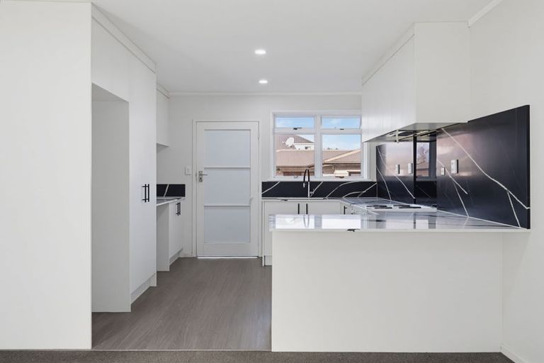 Photo of property in 2/24a Vine Street, Mangere East, Auckland, 2024
