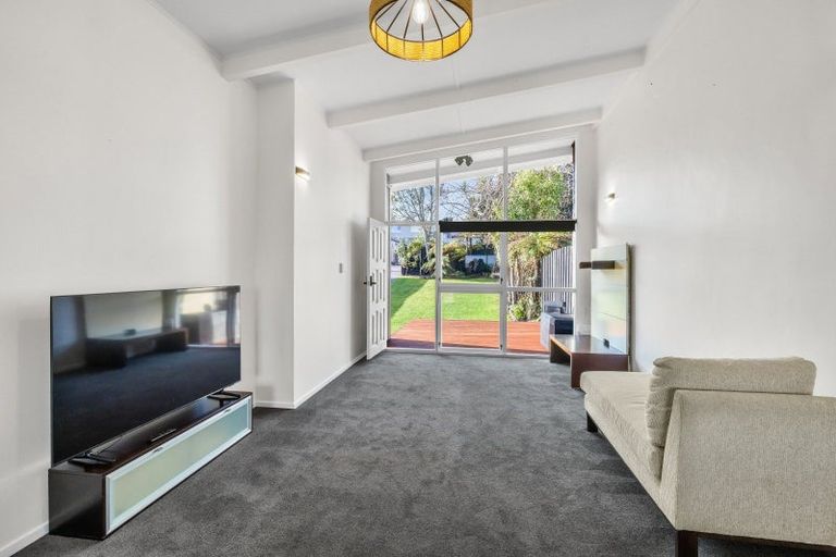 Photo of property in 97a Kawaha Point Road, Kawaha Point, Rotorua, 3010