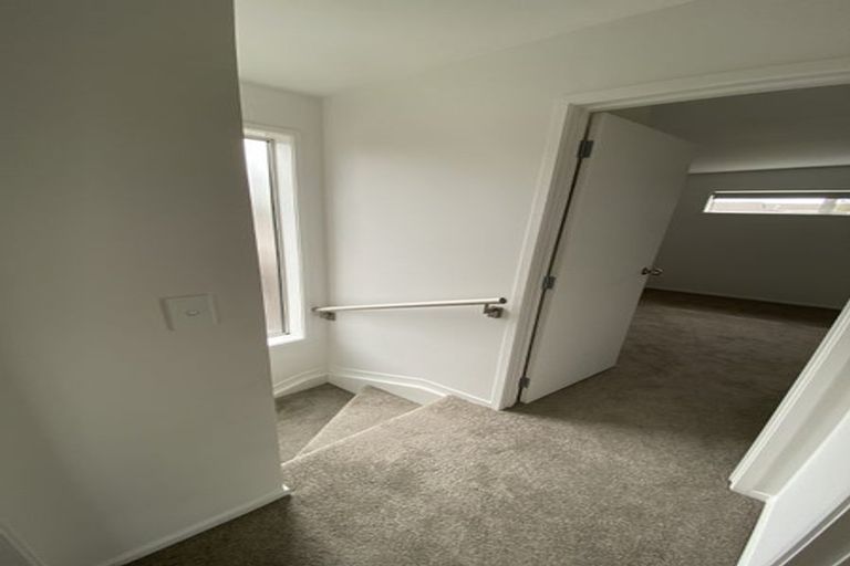 Photo of property in 119b Lynn Road, Bayview, Auckland, 0629