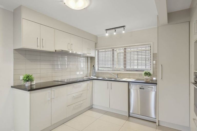 Photo of property in 12 Everard Avenue, Army Bay, Whangaparaoa, 0930