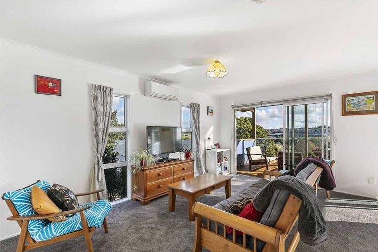 Photo of property in 28 Moffat Road, Red Beach, 0932