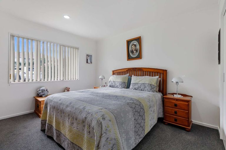 Photo of property in 10/43 Fruitvale Road, New Lynn, Auckland, 0600