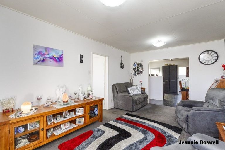 Photo of property in 16 Carow Street, Palmerston North, 4410