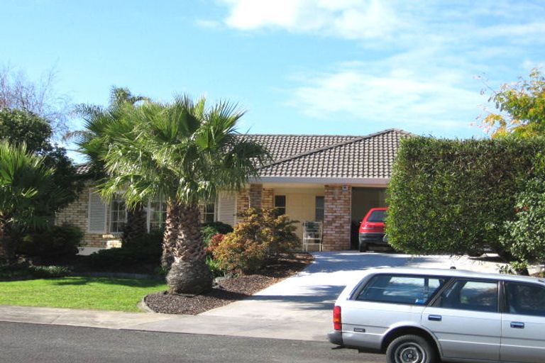 Photo of property in 3 Auden Close, Somerville, Auckland, 2014