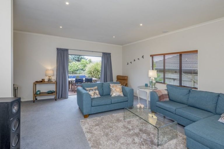 Photo of property in 8 Te Ropata Place, Waikanae Beach, Waikanae, 5036