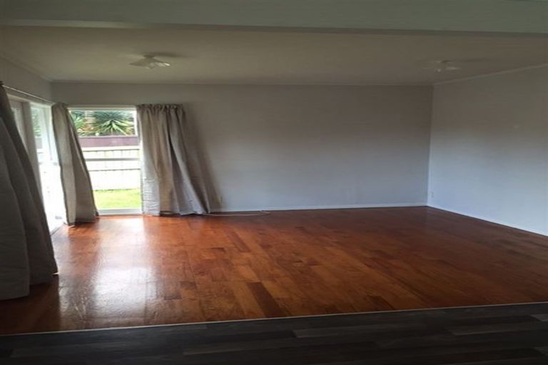 Photo of property in 48 Lauderdale Road, Birkdale, Auckland, 0626