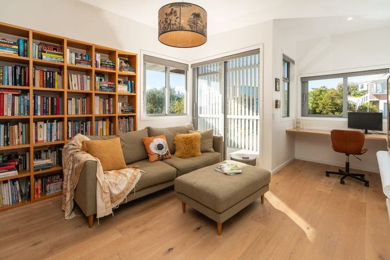 Photo of property in 6 Pine Ridge Terrace, Waikanae Beach, Waikanae, 5036