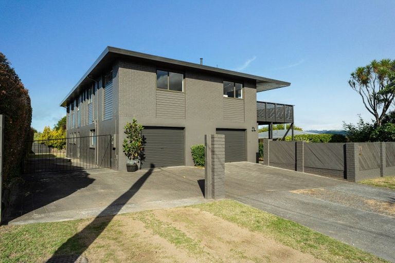 Photo of property in 19 Ingle Avenue, Waipahihi, Taupo, 3330