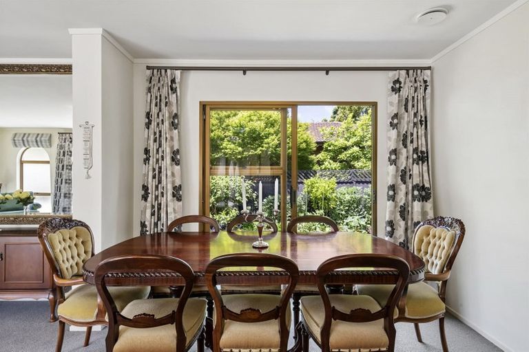 Photo of property in 84 Chelsea View Drive, Chatswood, Auckland, 0626