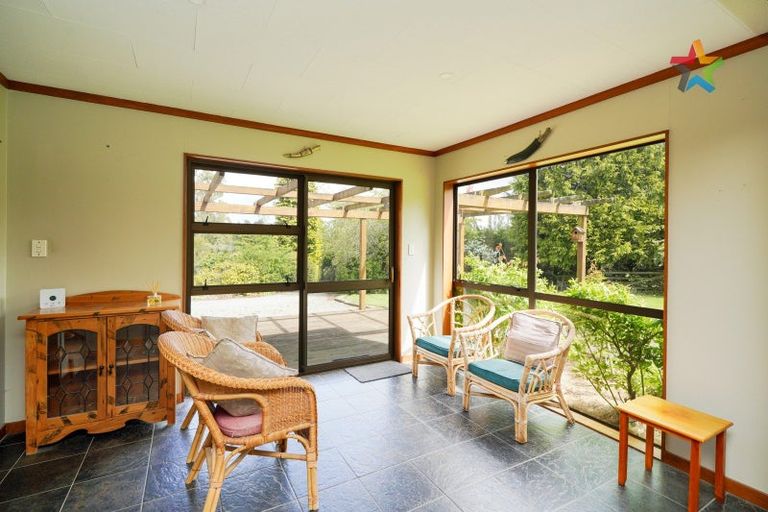 Photo of property in 72 Bush Street, Lumsden, 9730