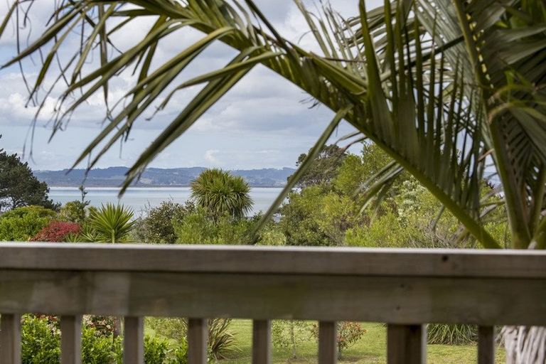 Photo of property in 24 Omana Avenue, Shelly Beach, Helensville, 0874