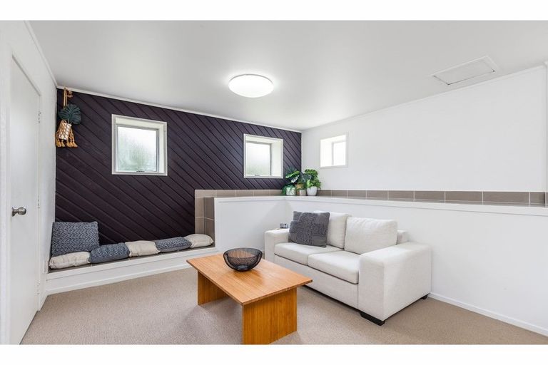 Photo of property in 1b South Pacific Place, Henderson, Auckland, 0612