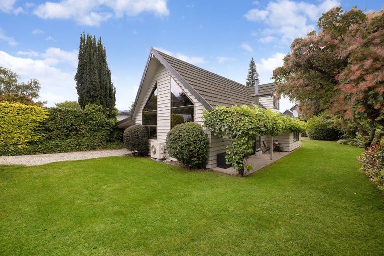 Photo of property in 36 Adamson Drive, Arrowtown, 9302