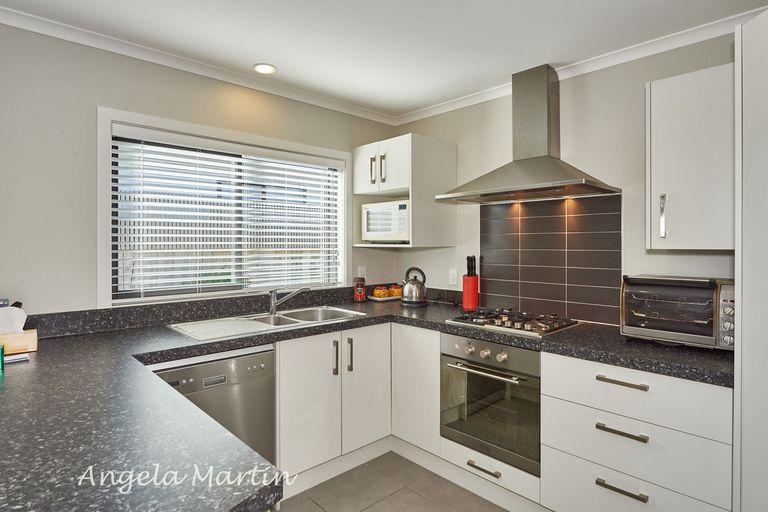 Photo of property in 1 Cullen Court, Palmerston North, 4410
