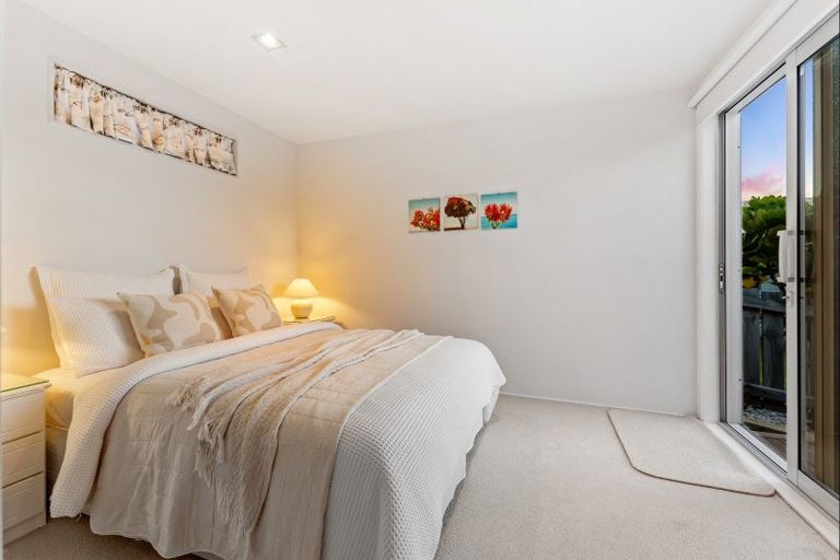 Photo of property in 16 North West Anchorage, Omaha, 0986