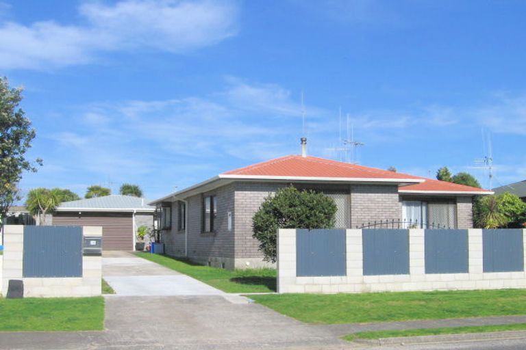 Photo of property in 38 Lee Street, Mount Maunganui, 3116