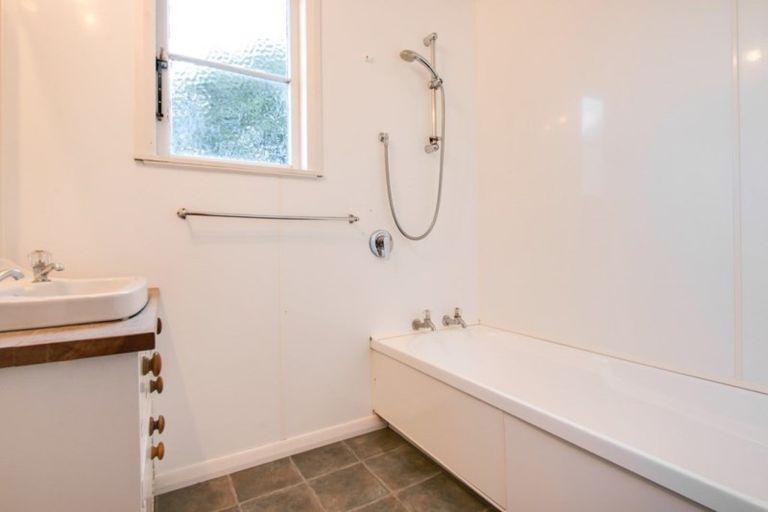 Photo of property in 52 Russell Road, Marewa, Napier, 4110